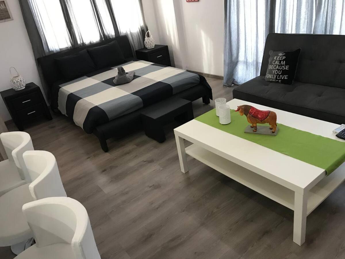 Papadavid Apartments Paphos Eksteriør bilde